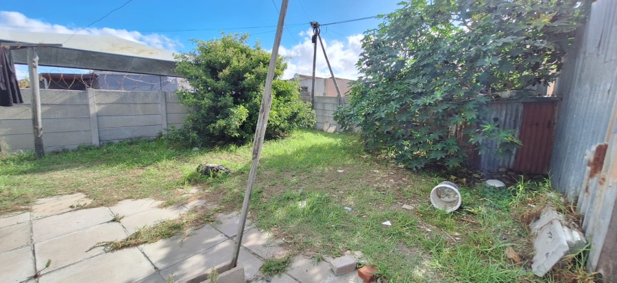 4 Bedroom Property for Sale in Grassy Park Western Cape
